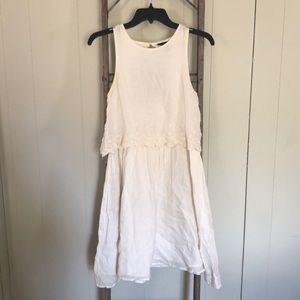 WHITE OPEN BACK H&M DRESS SIZE 4
